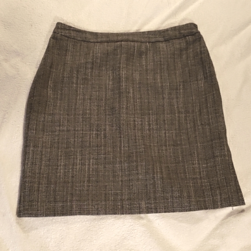 Grey pencil skirt